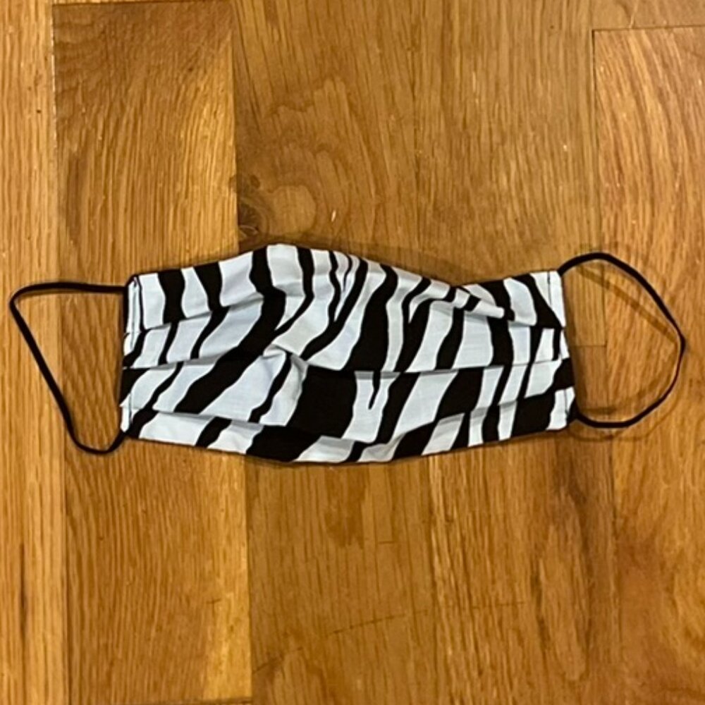 NWOT designer-inspired face mask